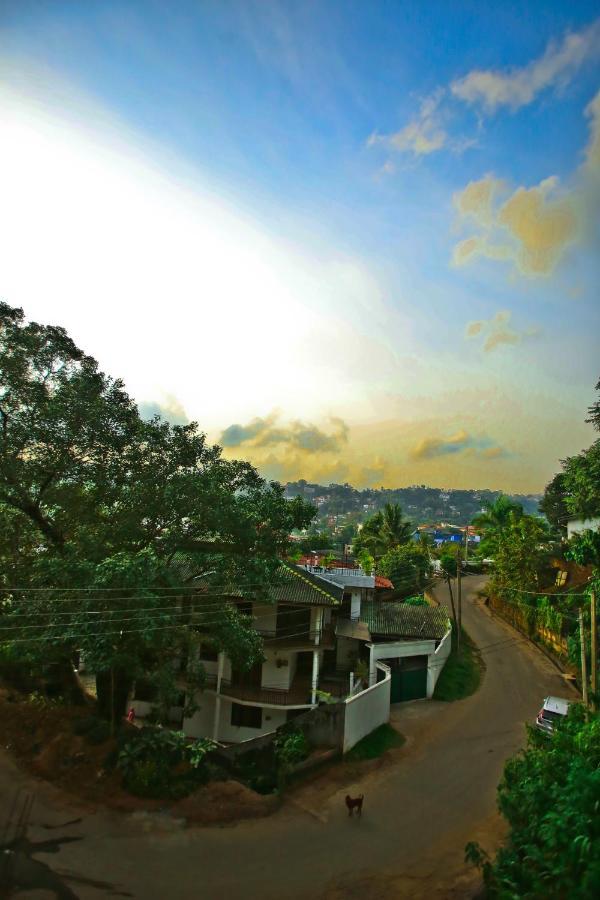 Kandyan Fo Rest Exterior foto